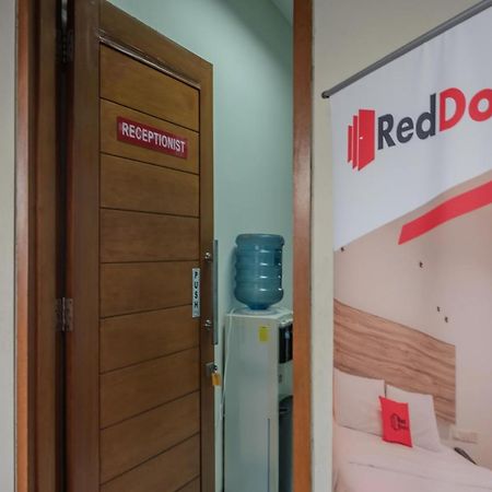 Reddoorz Plus Near Semanggi Jakarta Luaran gambar