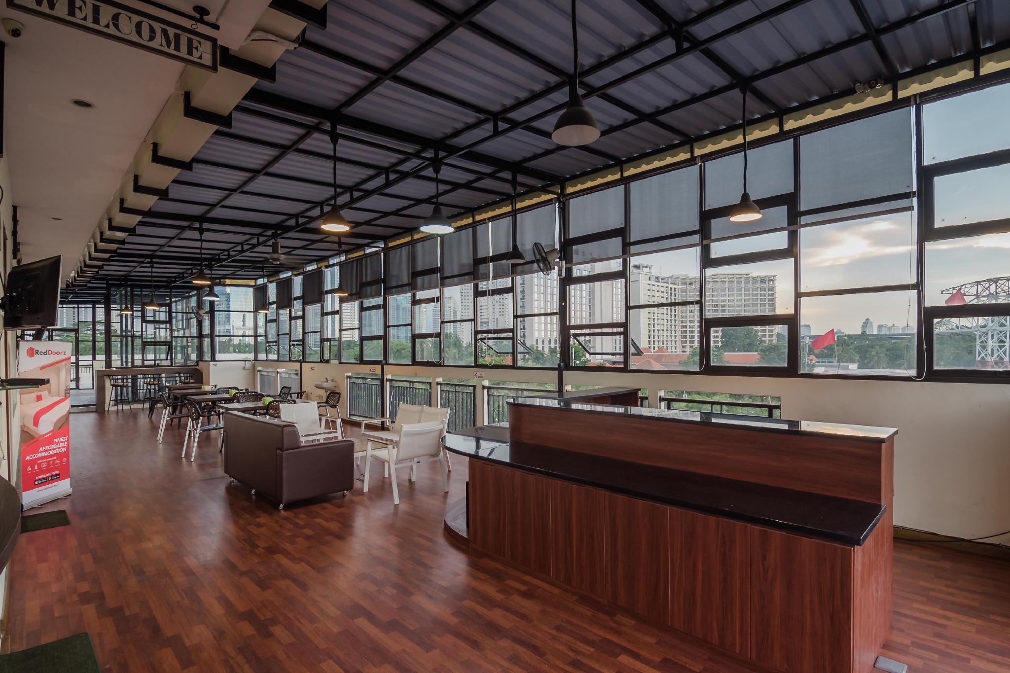 Reddoorz Plus Near Semanggi Jakarta Luaran gambar