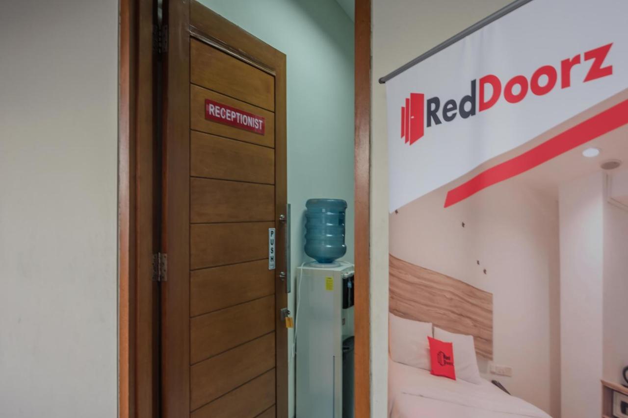 Reddoorz Plus Near Semanggi Jakarta Luaran gambar