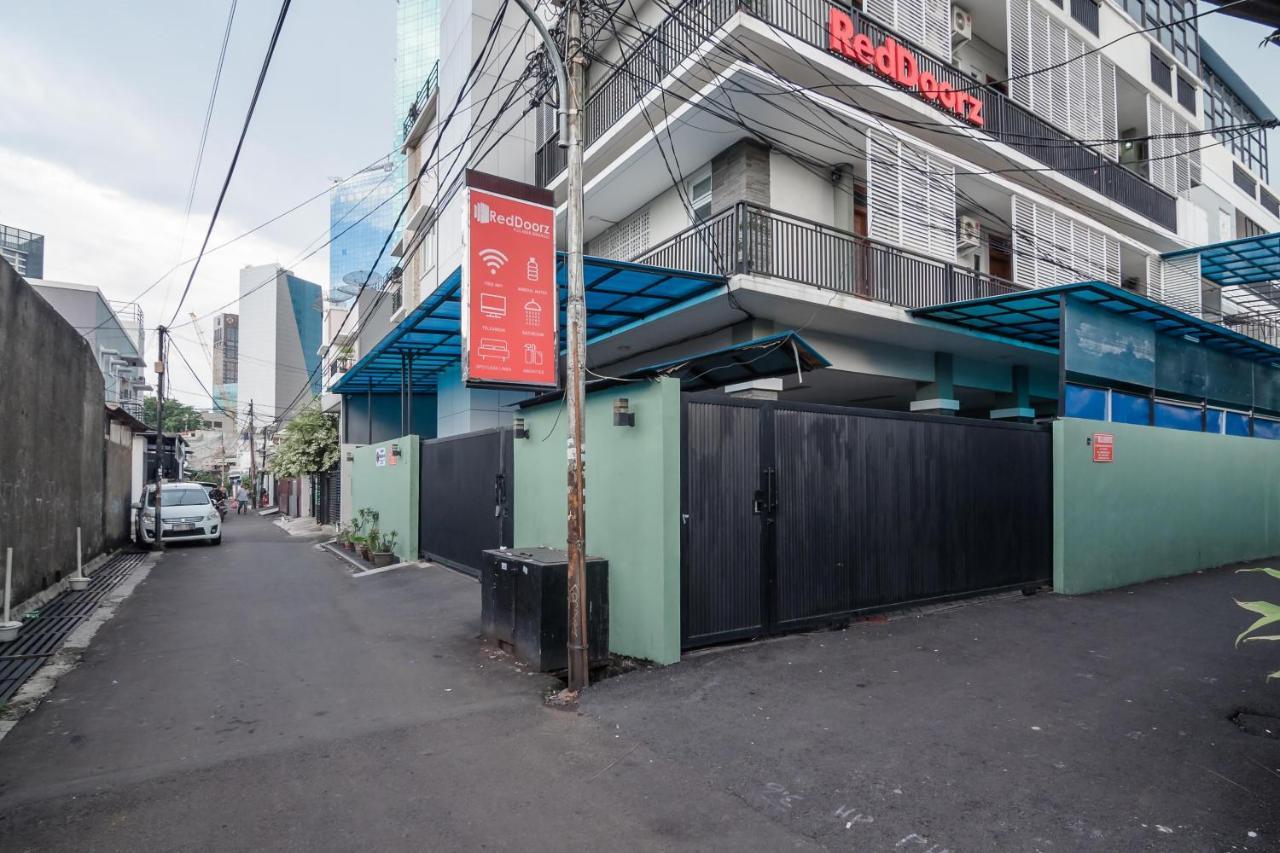 Reddoorz Plus Near Semanggi Jakarta Luaran gambar