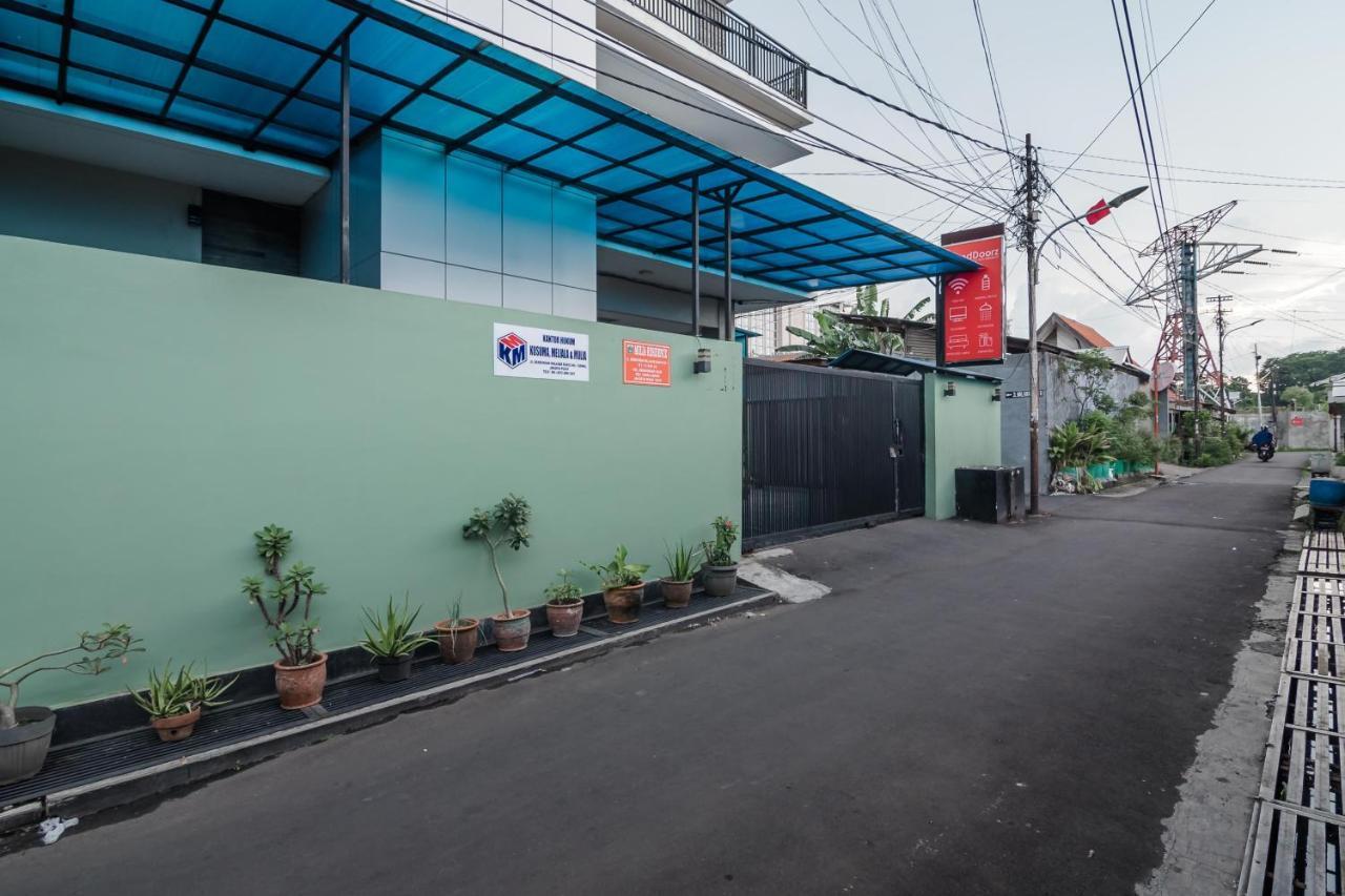 Reddoorz Plus Near Semanggi Jakarta Luaran gambar