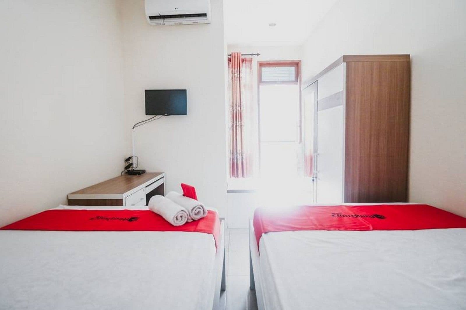 Reddoorz Plus Near Semanggi Jakarta Luaran gambar