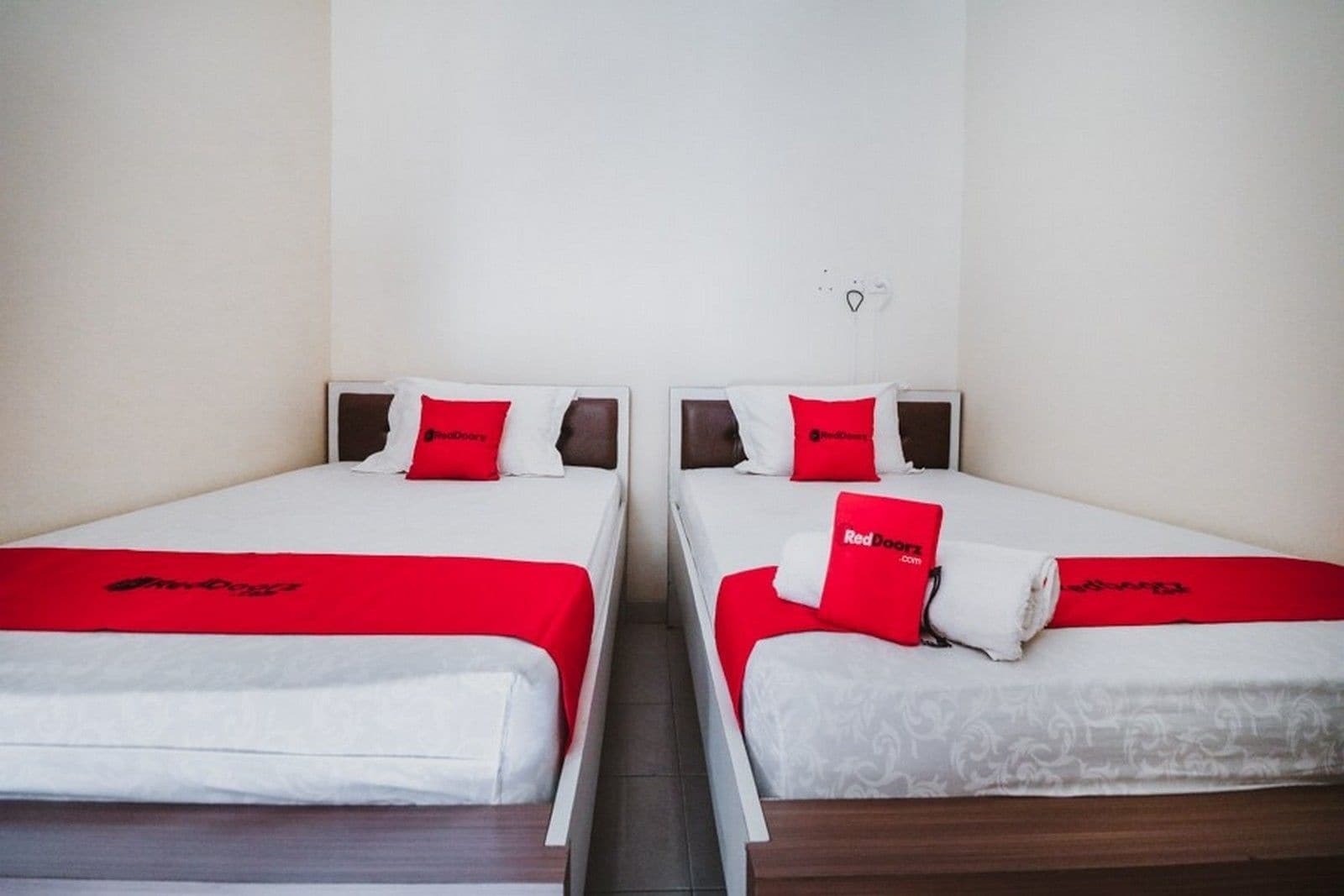 Reddoorz Plus Near Semanggi Jakarta Luaran gambar