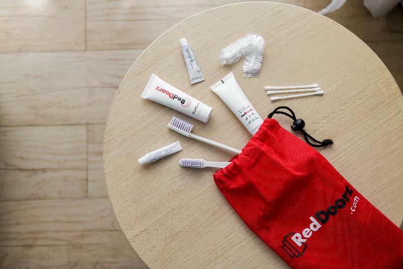 Reddoorz Plus Near Semanggi Jakarta Luaran gambar